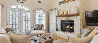 Modern Hill Country Farmhouse | Private Pool & Hot Tub