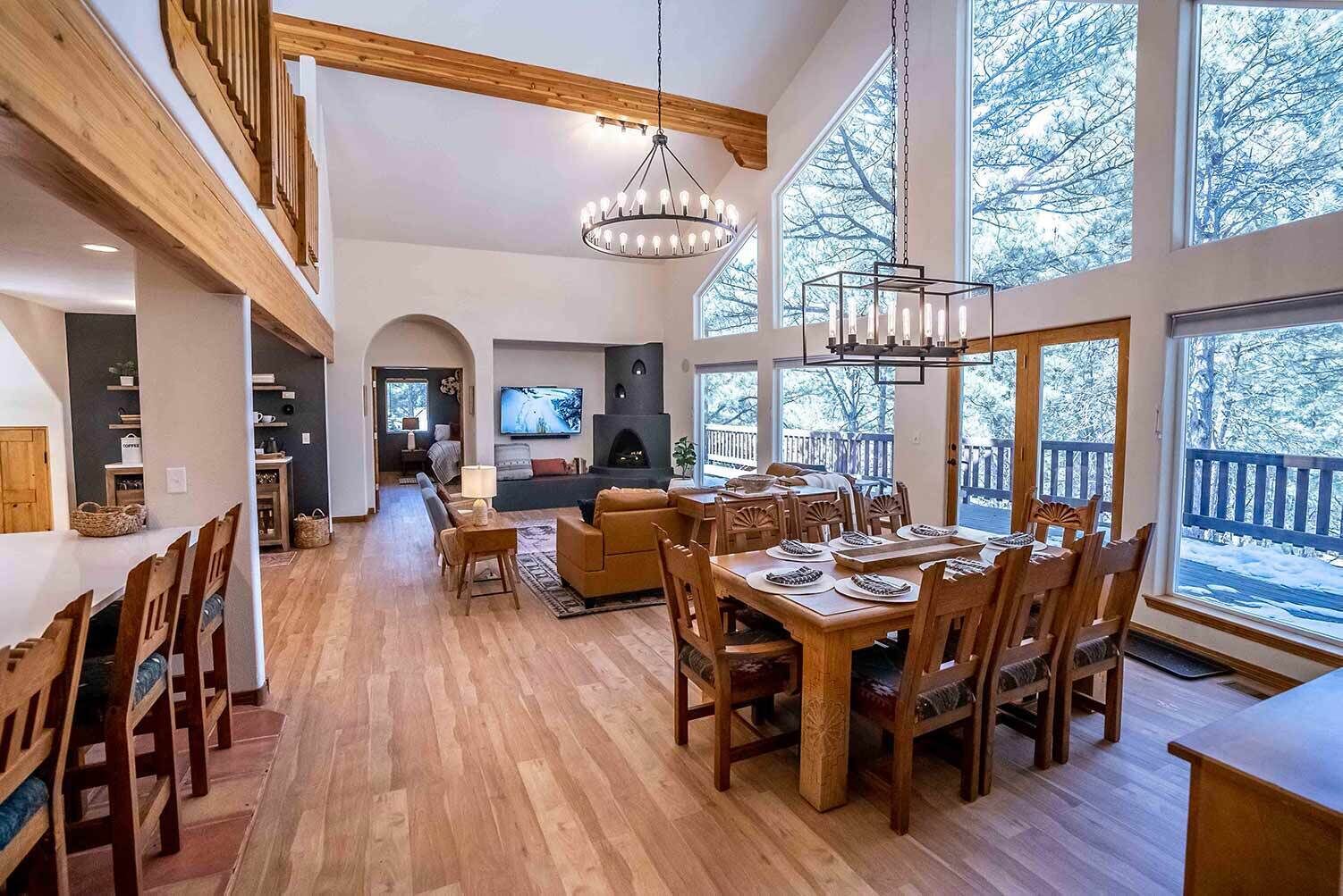 Smart TV, fireplace, Hulu, books