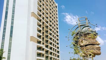 Vista frontal de la propiedad