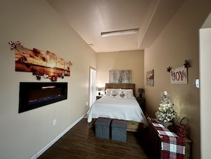 1 bedroom, iron/ironing board, travel cot, free WiFi