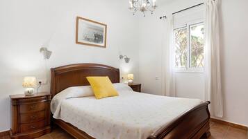 3 soverom, strykejern/-brett, wi-fi (inkludert) og sengetøy