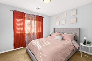 3 bedrooms, desk, iron/ironing board, free WiFi