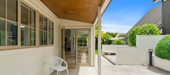 Gold Rush Cottage - Arrowtown Holiday Home