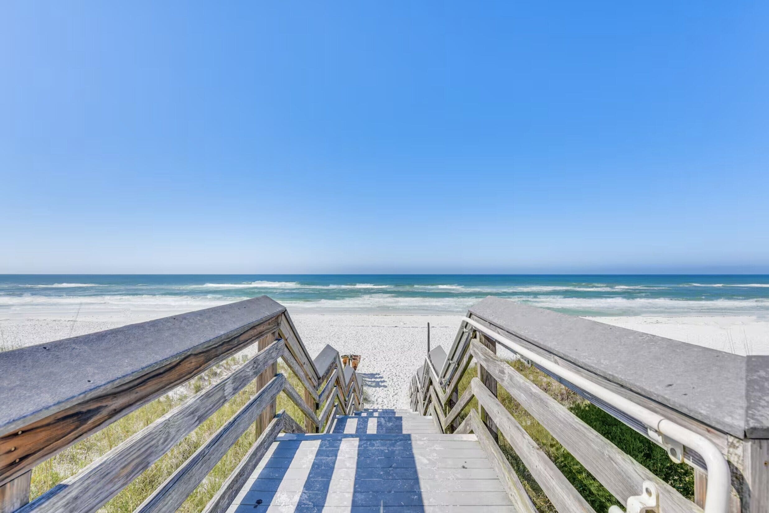 Plage à proximité, chaises longues