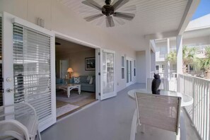 Outdoor dining - Beautifully Updated Condo with Gulf Views - 2R/2BA (Miramar Beach)