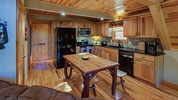 Microondas, horno, parrilla de estufa y lavavajillas