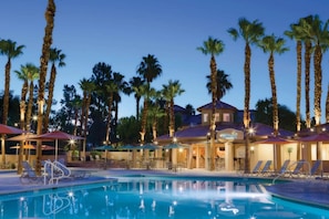 Outdoor pool - Marriott Desert Springs-Villas I Spacious 1-BR Full Resort Access (Palm Desert)