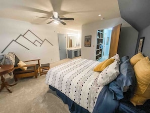 3 bedrooms, desk, travel cot, free WiFi