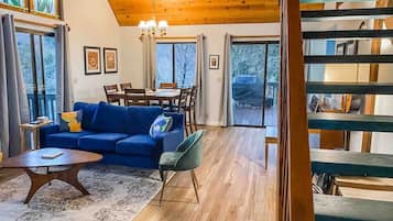 Smart TV, fireplace, stereo, computer monitors