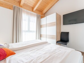 3 bedrooms, internet