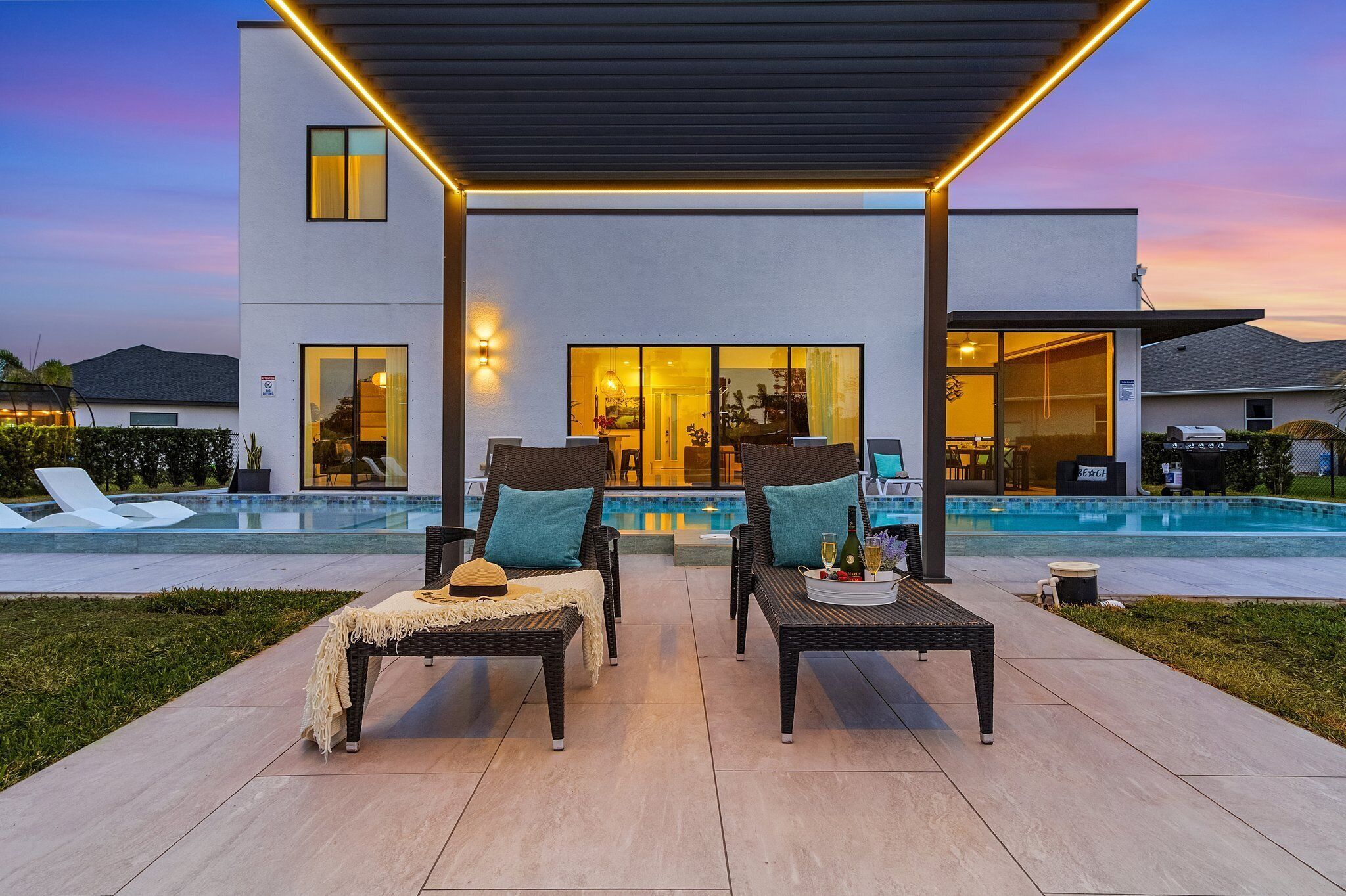 Een verwarmd zwembad