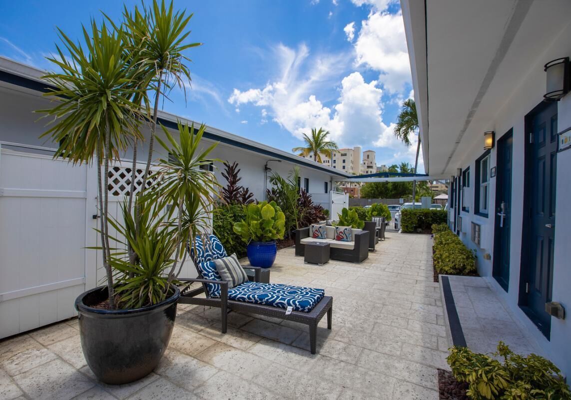 There’s Always Time for a Tan! Steps From Beach, On-Site Restaurant and Bar