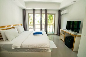 Deluxe Double Room, Balcony | Premium bedding, minibar, in-room safe, individually furnished - Lagoona Sunset (Maafushi)