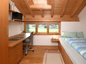 4 bedrooms, desk, travel cot, WiFi - Vacation apartment Hausblick - Holiday home h[AU]sblick (Au)