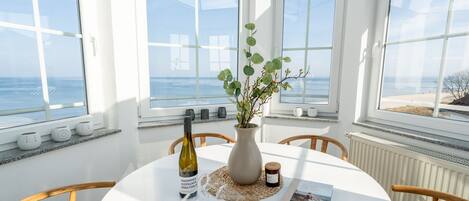 تناول الطعام