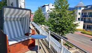 Unclassified image, 4 of 10, button