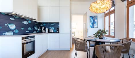 Fridge, microwave, oven, dishwasher