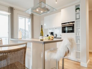 Kühlschrank, Mikrowelle, Ofen, Geschirrspüler