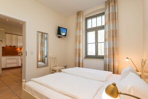 3 bedrooms, WiFi, bed sheets