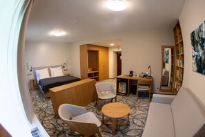 Deluxe Room | Hypo-allergenic bedding, in-room safe, desk, laptop workspace - Chateau Třešť (Trest)