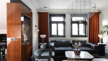 JFK Presidential Suite | Living area | 60-inch LCD TV with satellite channels, TV