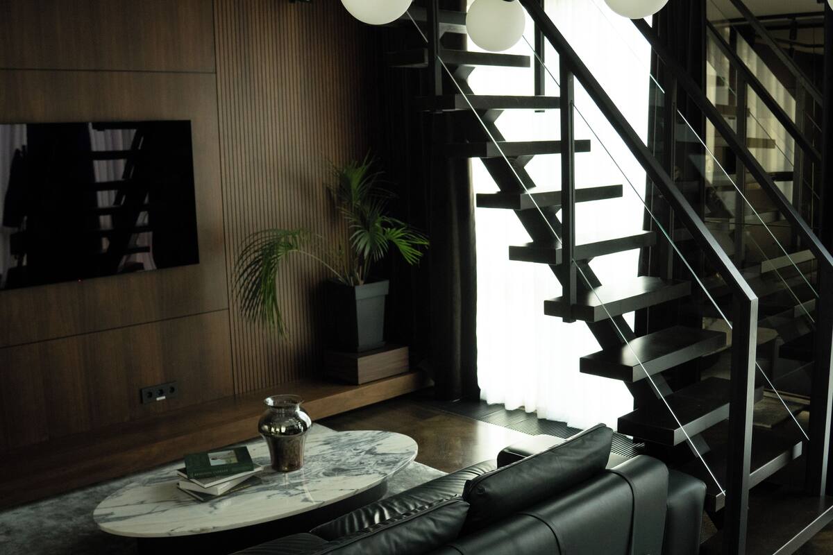 Maisonette | Wohnbereich | 60-Zoll-LCD-Fernseher mit Satellitenempfang, Fernseher