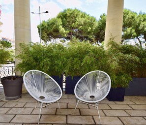Terrace/patio - COMPLETE ACCOMMODATION IN A PRIVATE RESIDENCE BY THE BEACH (VAUX SUR MER)
