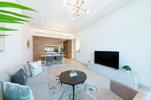 Deluxe Apartment, 1 Bedroom, Non Smoking | Living room - Maison Privee - Banyan Tree Residences (Dubai)
