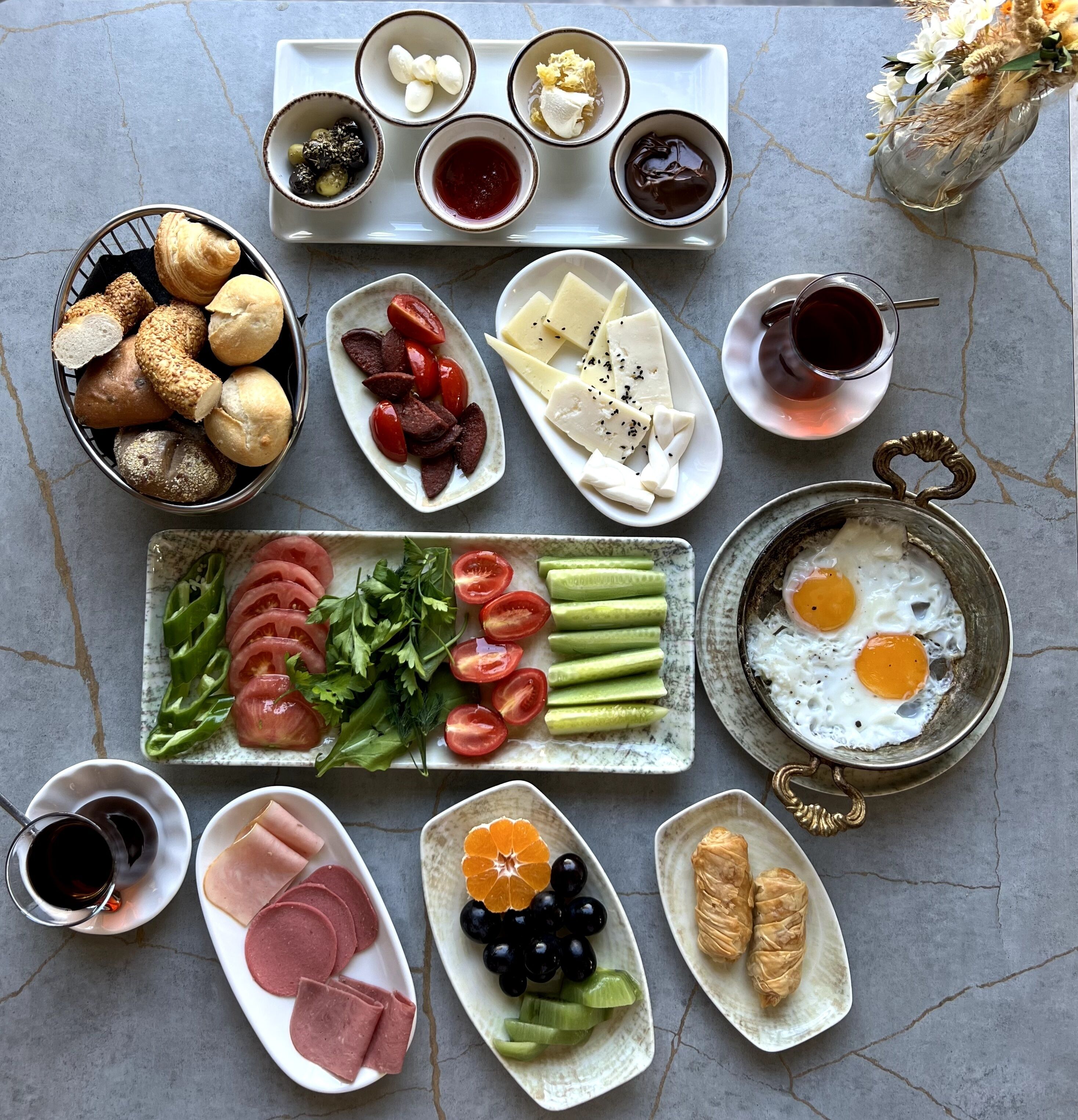 free daily full breakfast