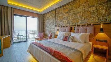 Doppia Superior, non fumatori, vista mare | Biancheria da letto di alta qualità, copriletto in piuma, minibar