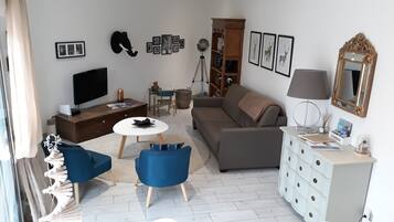 Télévision, livres, chaßne hi-fi