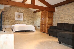 6 bedrooms, in-room safe, iron/ironing board, travel crib