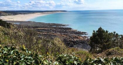Maison de campagne avec jardin, proche plage de Sciotot