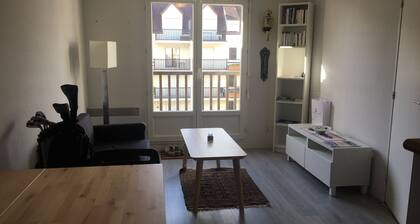 Cabourg: Beachside apartment, balcony, internet, parking