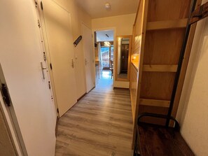 Interior - Châtel: 2-room for 4, terrace, parking (Châtel)