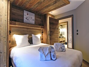 4 quartos, Wi-Fi de cortesia, roupa de cama