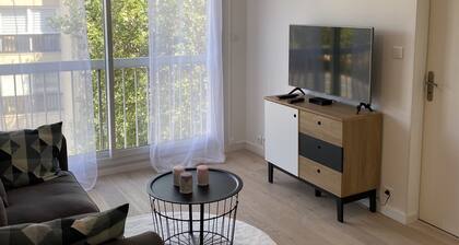 Central Cabourg Apartment with Parking and Nearby Amenities