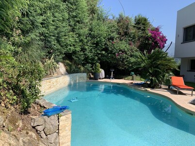 Villa Menton "a haven of peace with a breathtaking sea view "