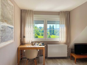 Chambre Double Deluxe | Literie de qualité supérieure, rideaux occultants, chambres insonorisées