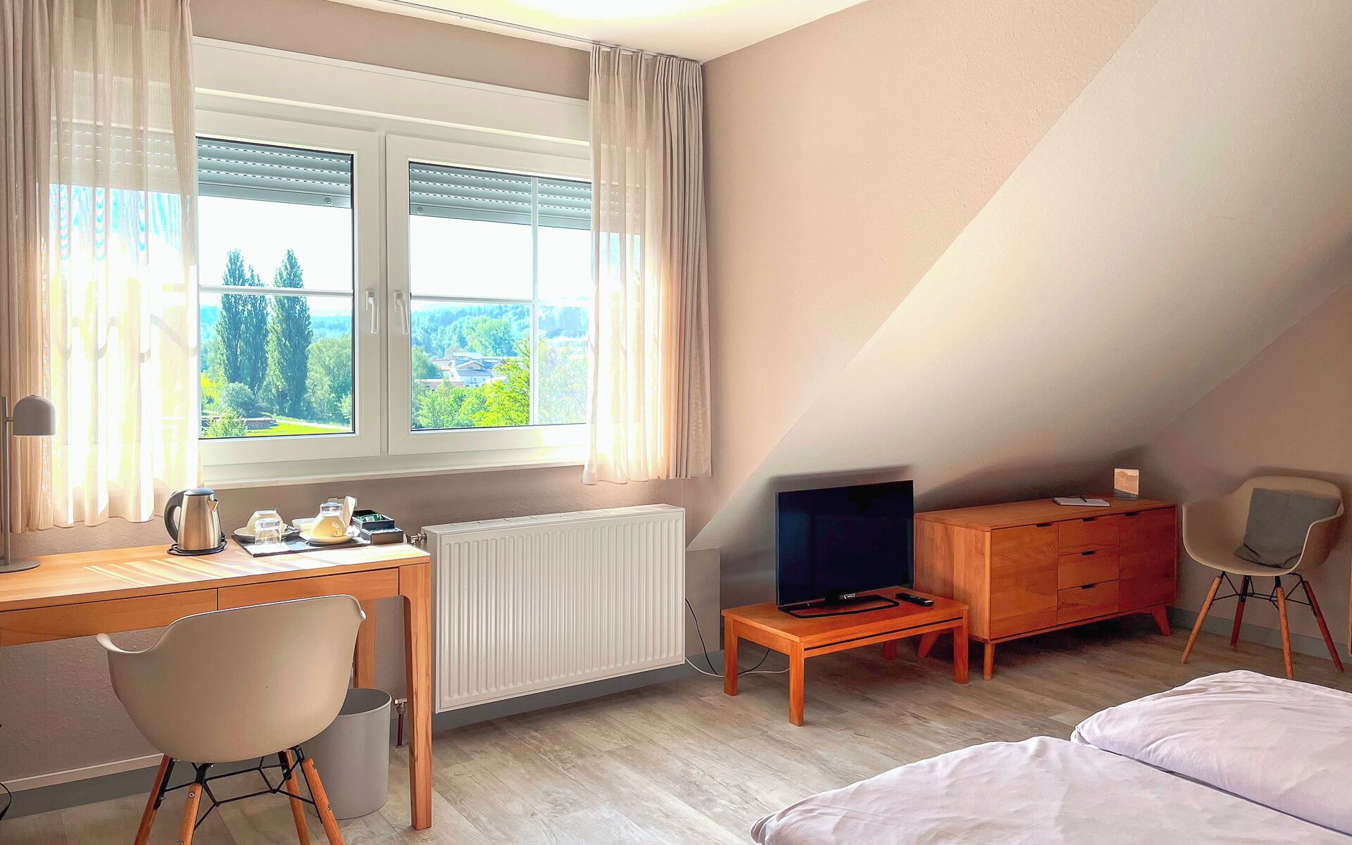 Deluxe-Doppelzimmer | Verdunkelungsvorhänge, schallisolierte Zimmer, kostenloses WLAN
