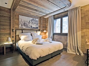 4 室のベッドルーム、WiFi (無料)、ベッドシーツ