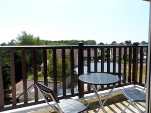 Property grounds - Cozy 3-Room Apartment Near Beach with Balconies and Parking in Cabourg (Cabourg)