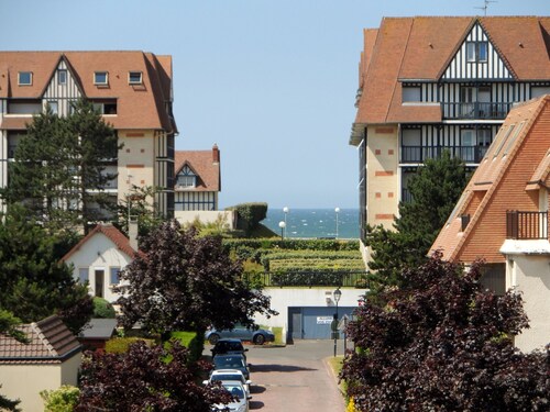 Appartement 3 pièces à Cabourg, 300m de la plage, 6 pers, balcons, parking, animaux acceptés