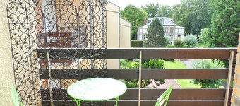 Cozy 2-Room Apartment Near Racetrack, Balcony, South Exposure, Parking