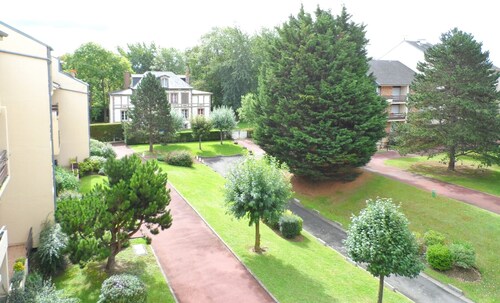 Appartement 2 pièces avec balcon ensoleillé près de l'hippodrome de Cabourg