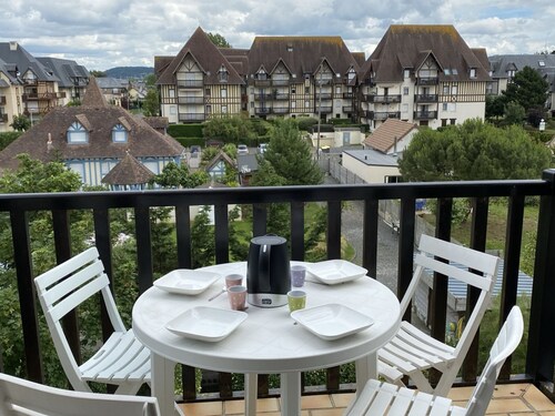 CABOURG/Nahe Strand & Thalasso, 2-Zimmer-Wohnung für 4 Personen mit Balkon & WLAN