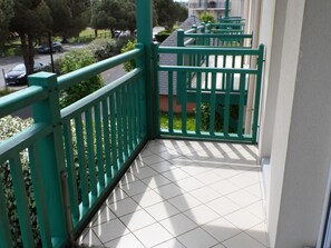 Property grounds - 2-room apartment with pool and parking in Dives-sur-Mer (Dives-sur-Mer)