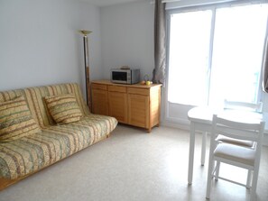 TV - 2-room apartment with pool and parking in Dives-sur-Mer (Dives-sur-Mer)