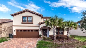 Exterior - Lakeview ~ Pool Moana Themed Escape w Game Room (Kissimmee)