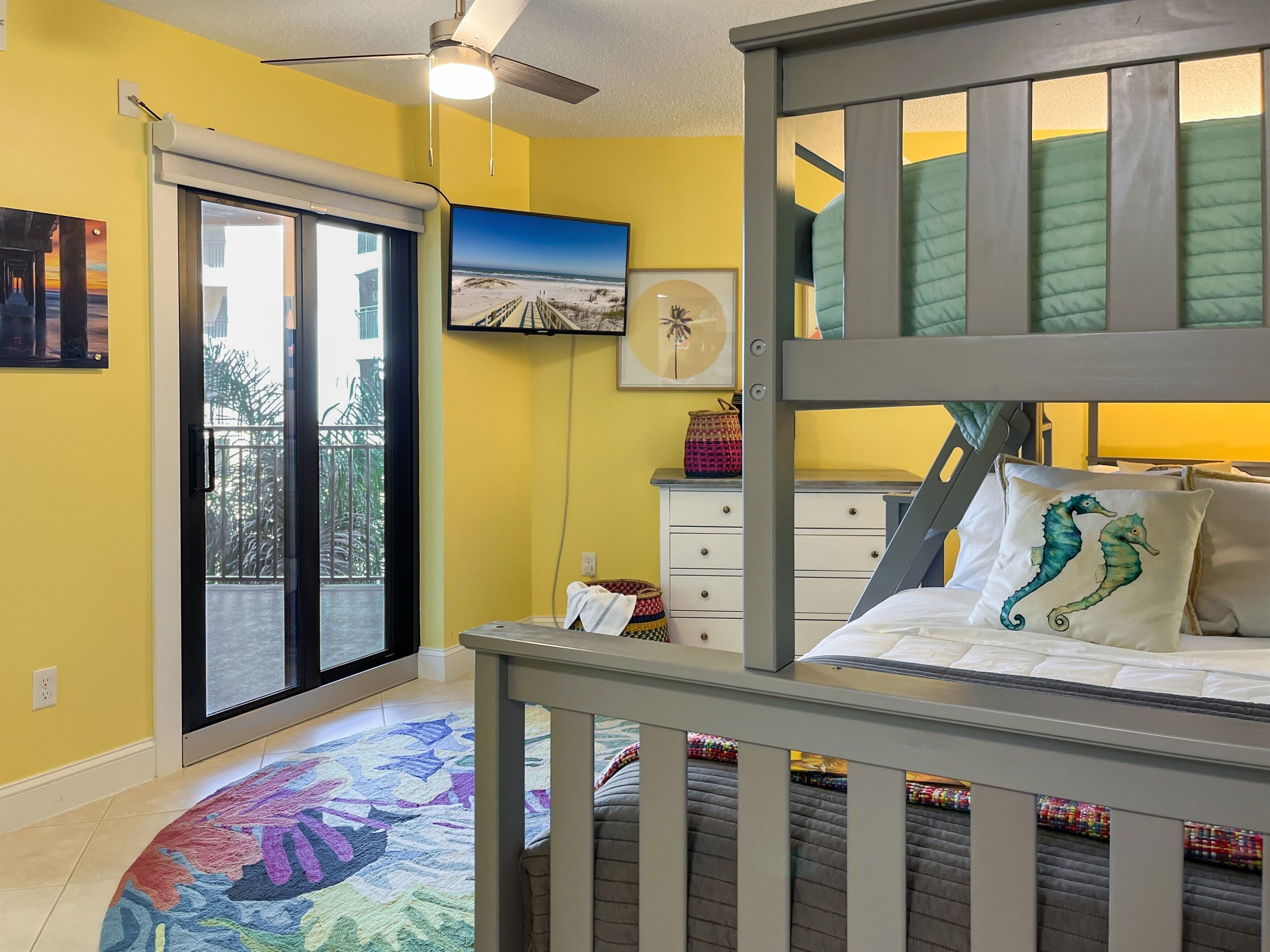 2 slaapkamers, een strijkplank/strijkijzer, reisbedje, gratis wifi